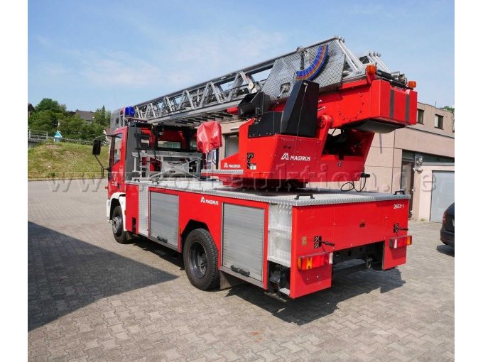 1 draailadder DLK 18-12 CC Magirus, IVECO-chassis – foto 4 – kavel bij Zoll-Auktion, Lauterecken