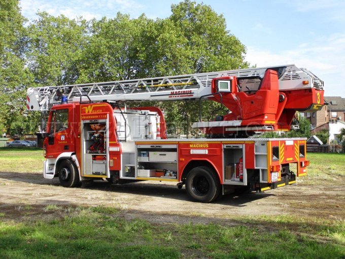 1 Drehleiter DLK 23-12 CS Magirus, IVECO Fahrgestell – foto 8 – kavel bij Zoll-Auktion, Willich