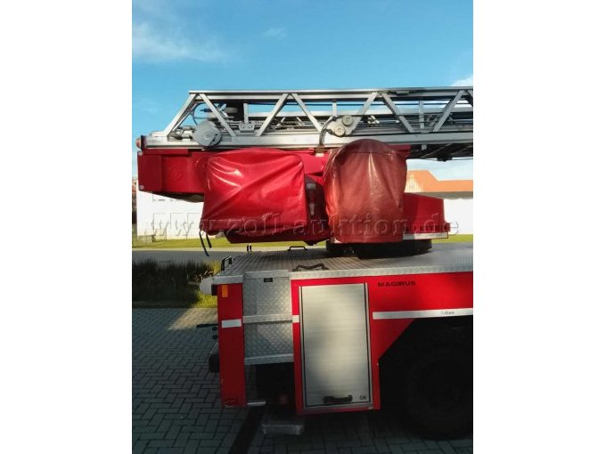 Stromerzeuger hinten rechts