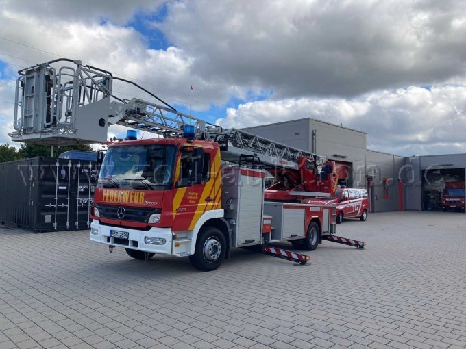 Front mit Korb ausgeklappt