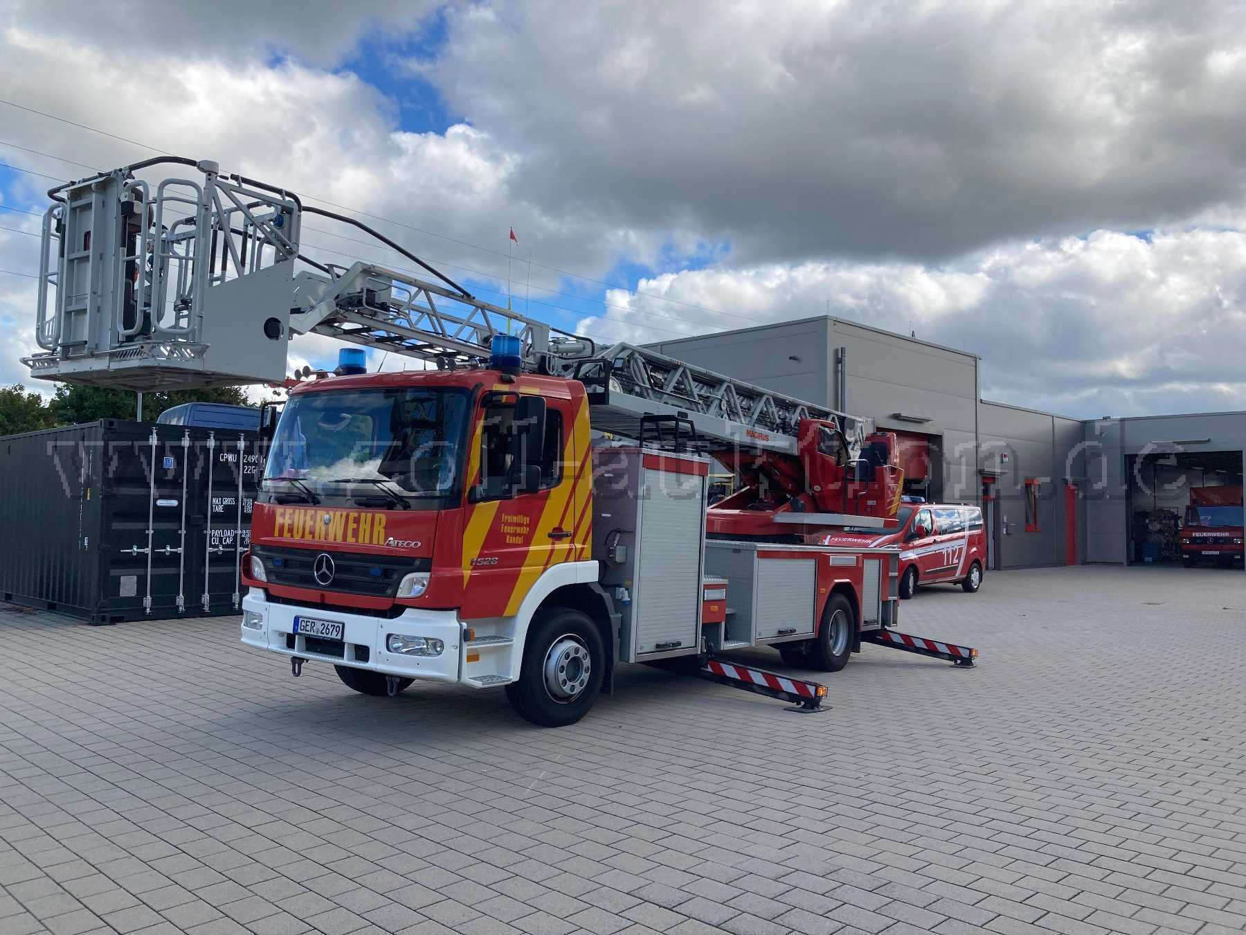 Front mit Korb ausgeklappt