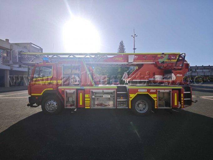 1 draailadder Rosenbauer / Metz DLK 23-12 PLC 3.1 – foto 3 – kavel bij Zoll-Auktion, Bremerhaven