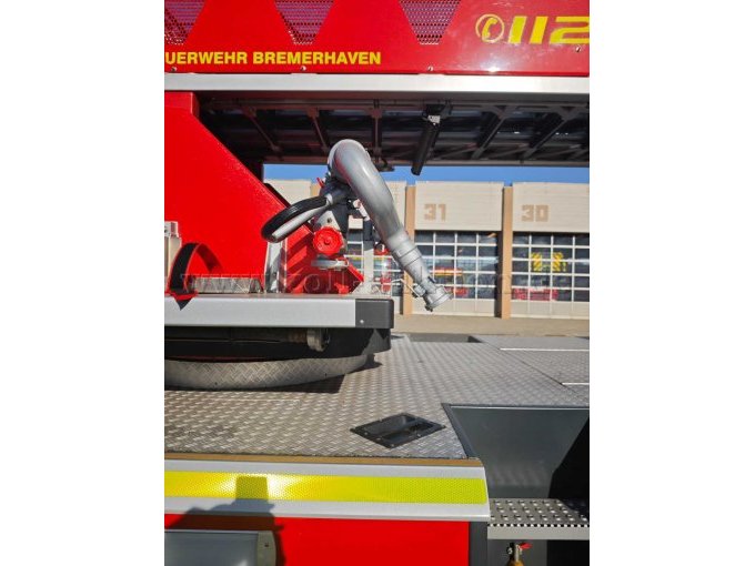 1 draailadder Rosenbauer / Metz DLK 23-12 PLC 3.1 – foto 7 – kavel bij Zoll-Auktion, Bremerhaven