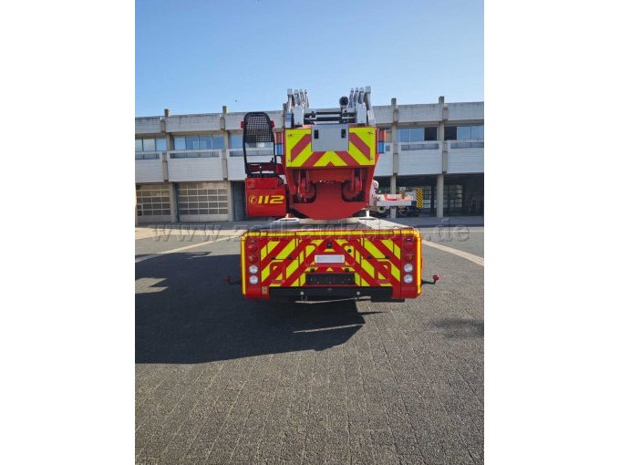 1 draailadder Rosenbauer / Metz DLK 23-12 PLC 3.1 – foto 2 – kavel bij Zoll-Auktion, Bremerhaven