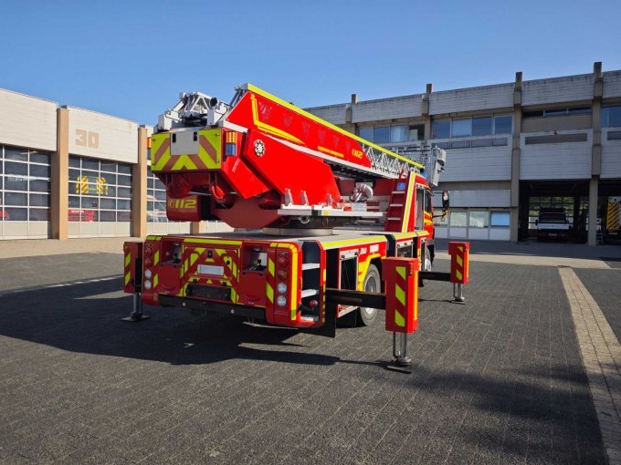 1 draailadder Rosenbauer / Metz DLK 23-12 PLC 3.1 – foto 6 – kavel bij Zoll-Auktion, Bremerhaven