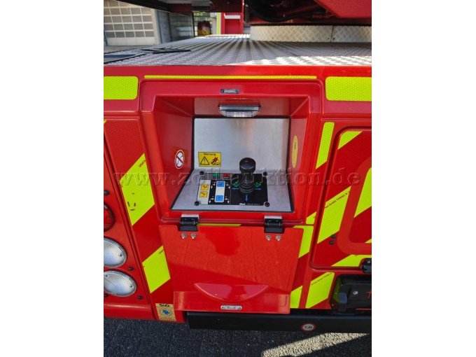 1 draailadder Rosenbauer / Metz DLK 23-12 PLC 3.1 – foto 11 – kavel bij Zoll-Auktion, Bremerhaven