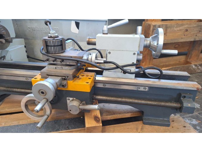 1 Drehmaschine, Quantum, D 250 x 550 Vario – foto 2 – kavel bij Zoll-Auktion, Göppingen