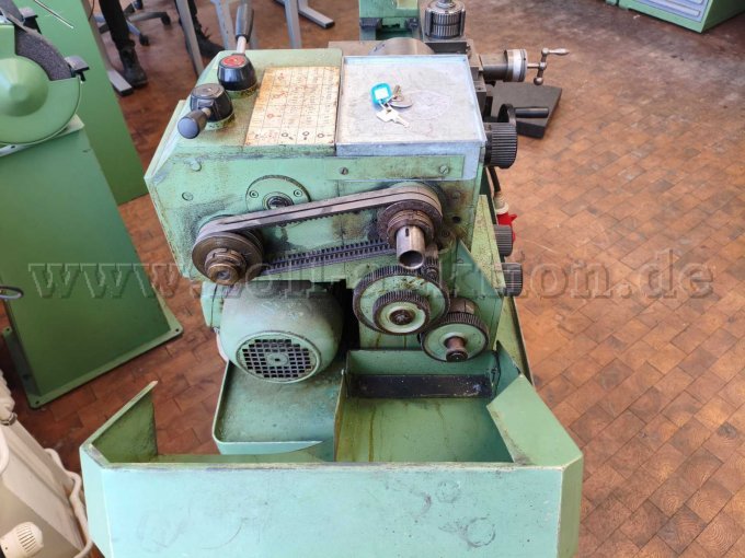 Drehmaschine konventionell Weiler Primus_Seitenansicht nah