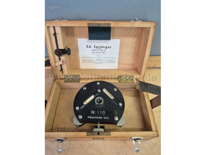 Dreifuß in Transportbox
