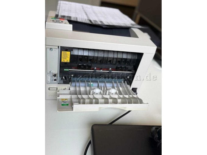 von hinten, geöffnet