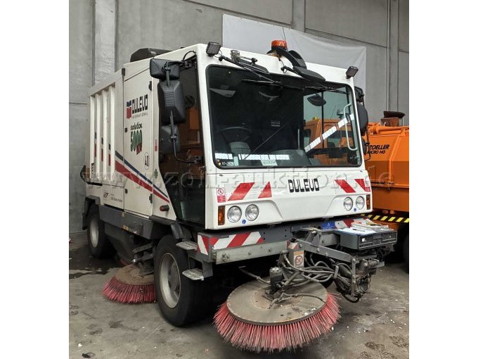 Ansicht vorne mit Bürsten