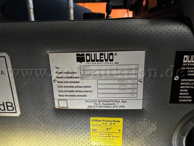 Datenschild von der Kehrmaschine