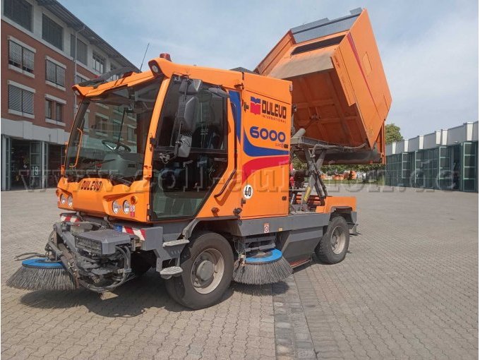 Fahrzeug offen von links vorn