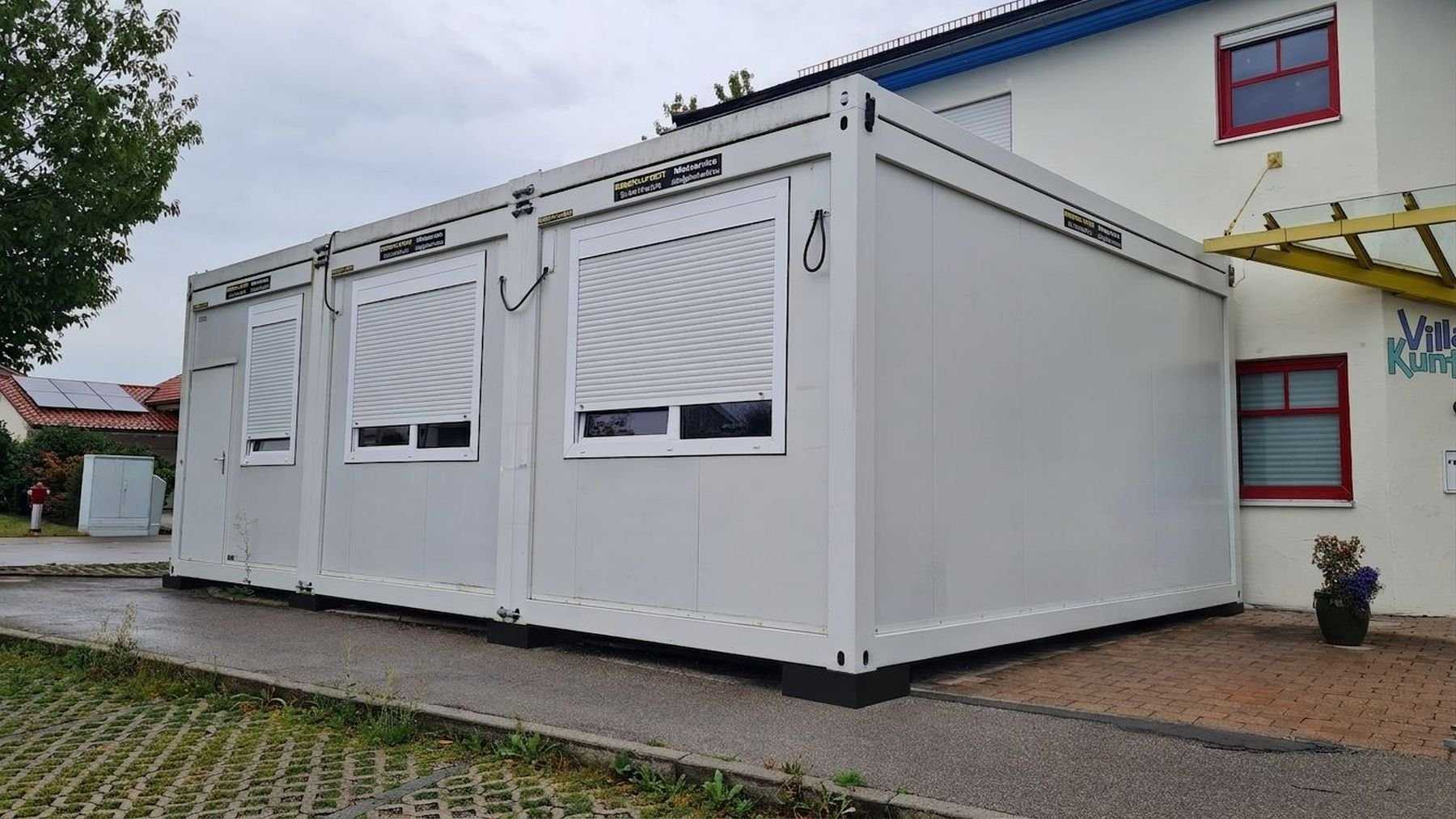 1 EBERHARDT – Raummodul Typ EURO 100 - KIGA-Containeranlage mit drei Modulen