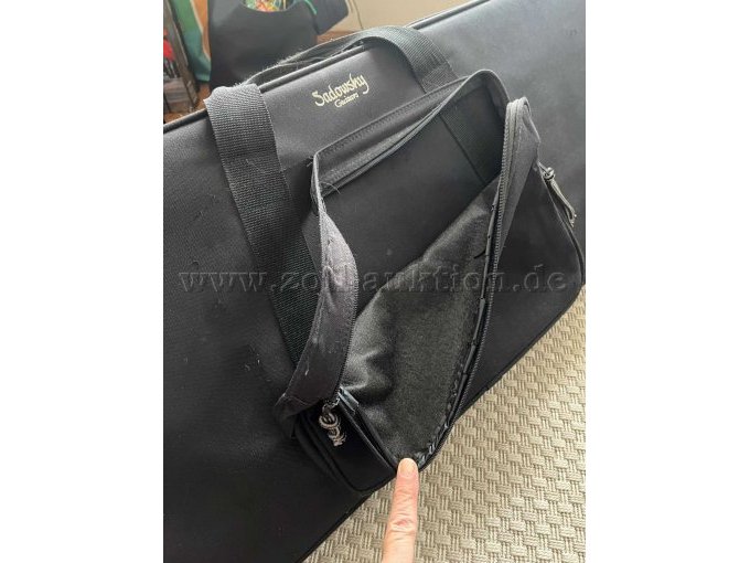 Sadowsky Bass Gigbag, Mangel und erwähnte offene Nähte zu sehen