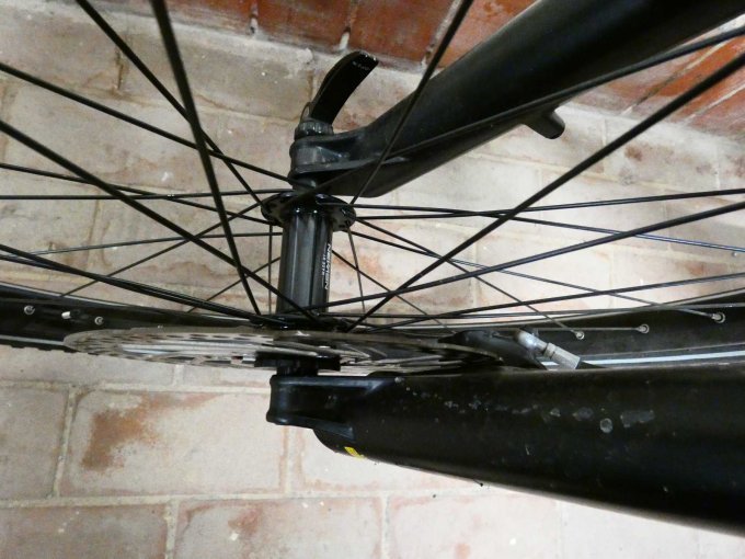 CUBE Stereo E-Bike_ Vorderachse