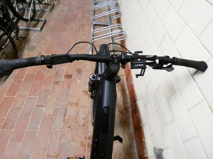 CUBE Stereo E-Bike_ Lenker von Sattel aus