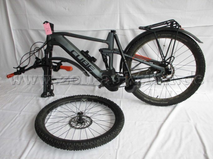 Vollansicht E-Bike Cube Stereo Pro 120