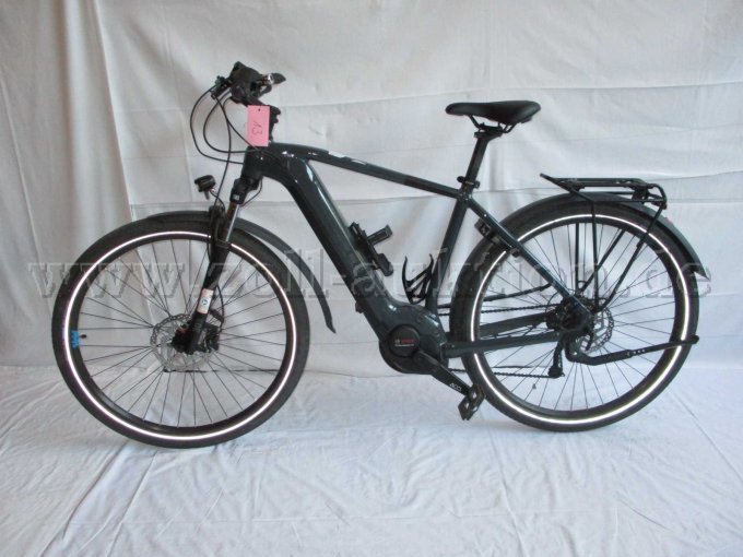 Vollansicht E-Bike Cube Touring One