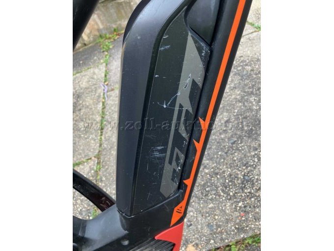 Akku - seitlich zerkratzt