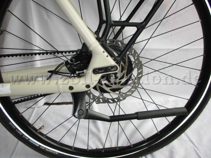 Teilansicht Hinterrad mit Scheibenbremse und Magura Bremssattel