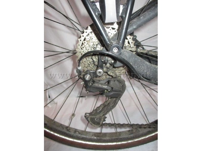 Teilansicht Hinterrad mit Shimano Alivio Schaltwerk