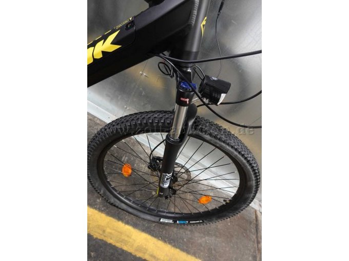 E-Bike Rank Leopard 5 -
Reifen Vee Gummi 27.5*2.35
Licht vorne: BUCHEL LED