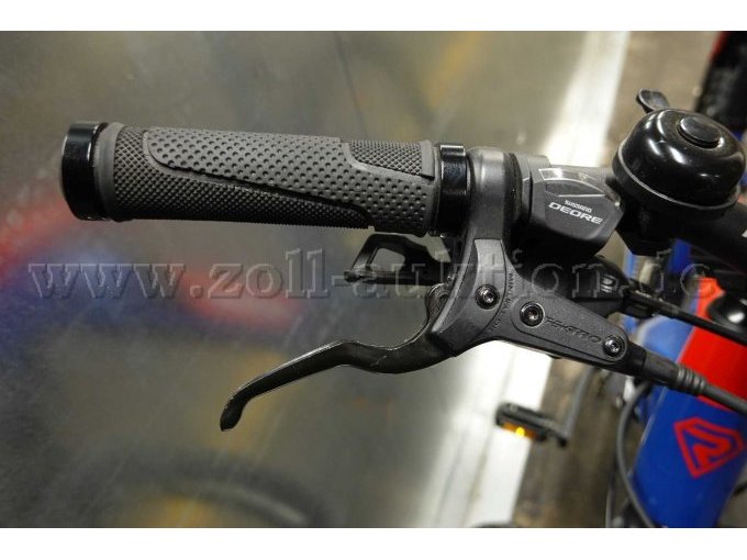 RANK Leopard XC
Bremse: Tektro
Gangschaltung: Shimano Deore