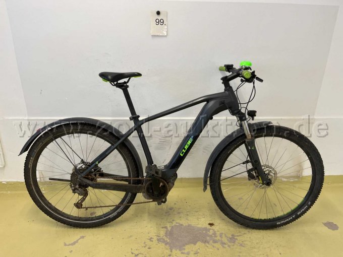E-Bike von Cube, rechts