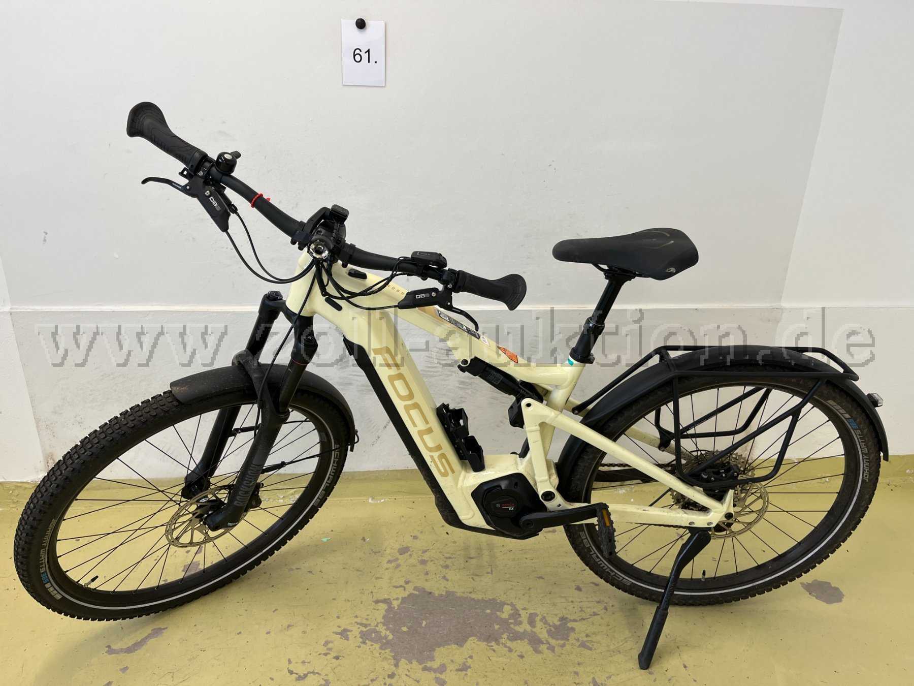 E-Bike von Focus, links