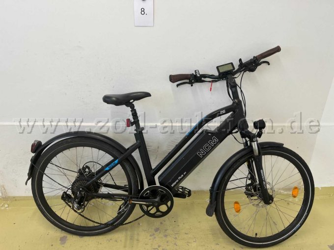 E-Bike von NCM, rechts