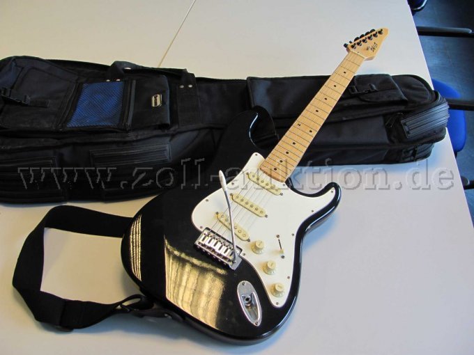 Gitarre mit Tasche Gitarre mit Tasche