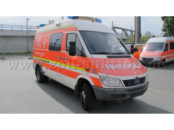 Fahrzeug vorne rechts