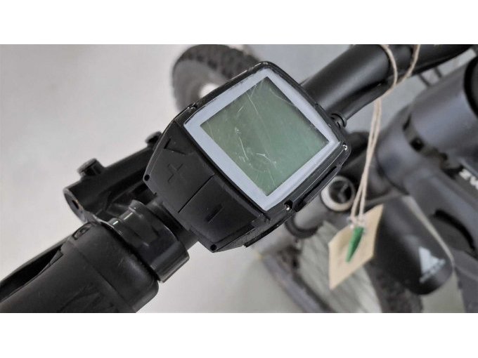 Bordcomputer ist stärker verkratzt