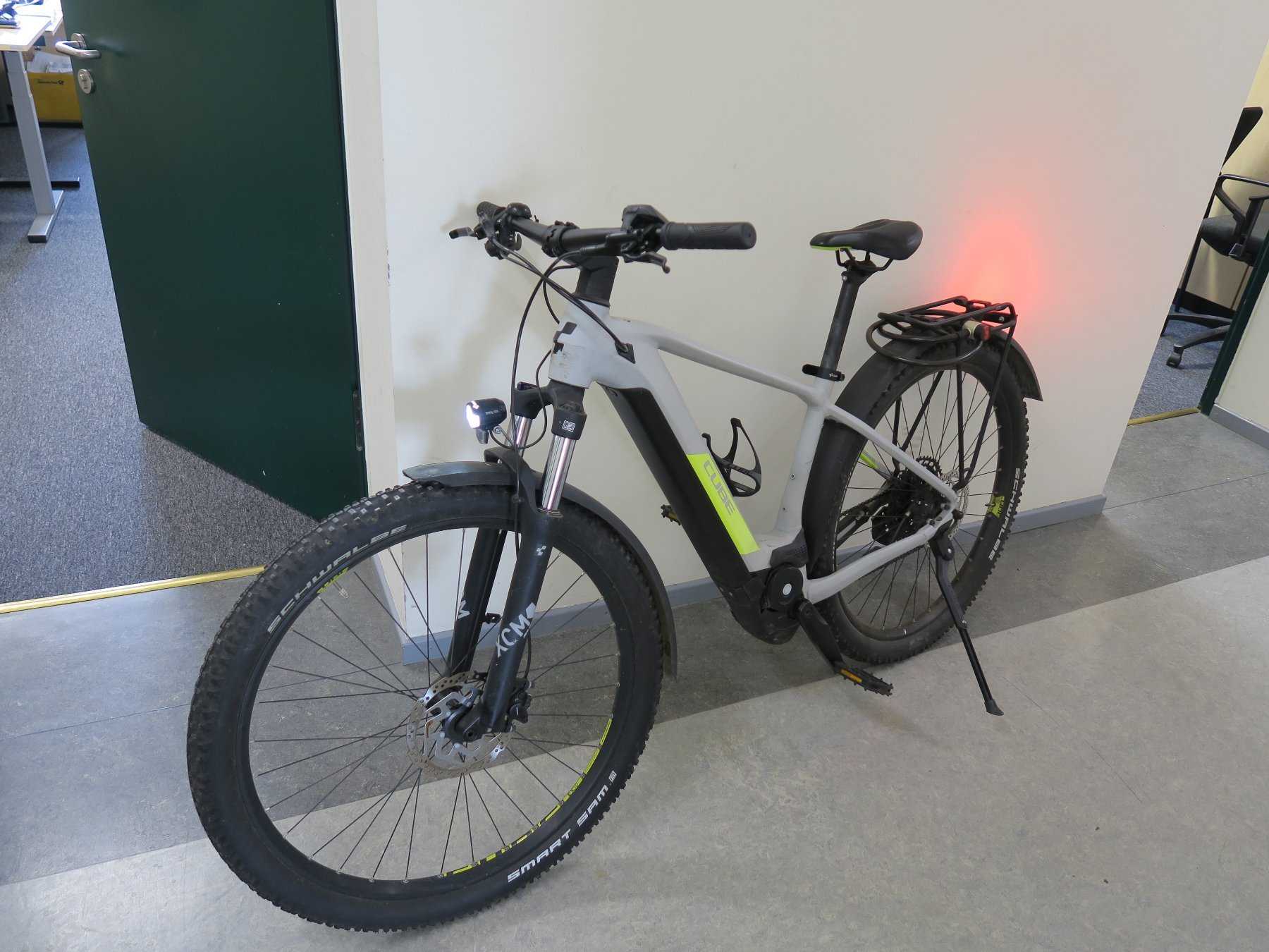 e bike klapprad 500 watt HERCULES E-City Bike ROB FOLD F8 500 2019 Grau Metall - 2. Hand