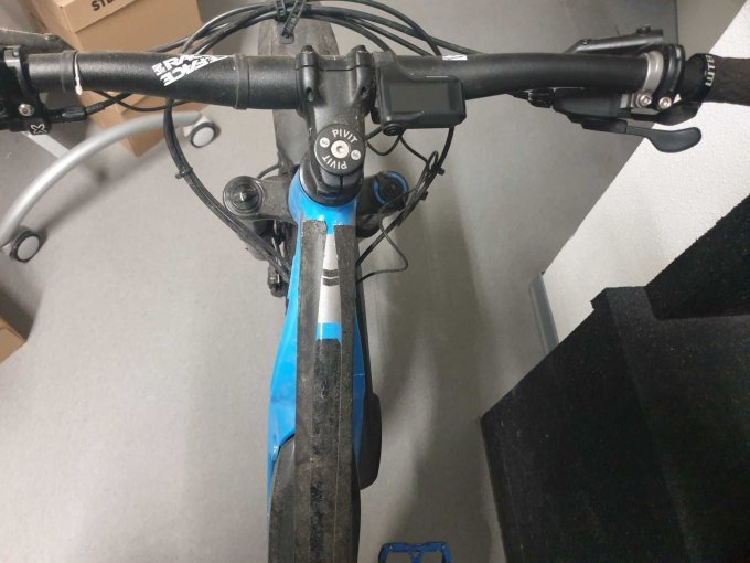 Lenker und Rahmen Haro E-Mountainbike