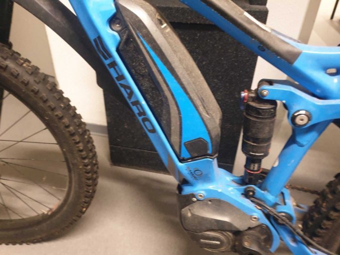 Akku seitlich und Federung