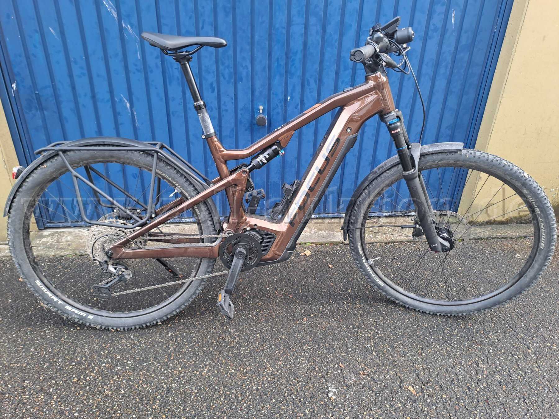 Seitenansicht des Auktionsgegenstandes