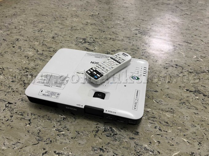 Gerät mit Fernbedienung Gerät mit Fernbedienung