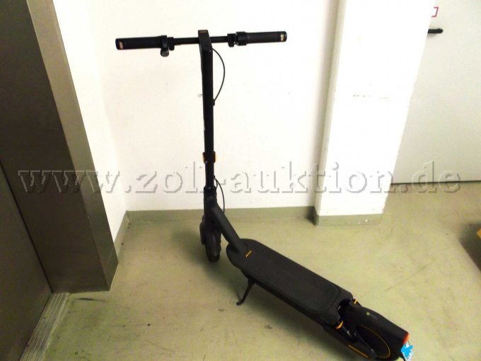 Gesamtansicht 1
Kick-Scooter NINEBOT Max 2