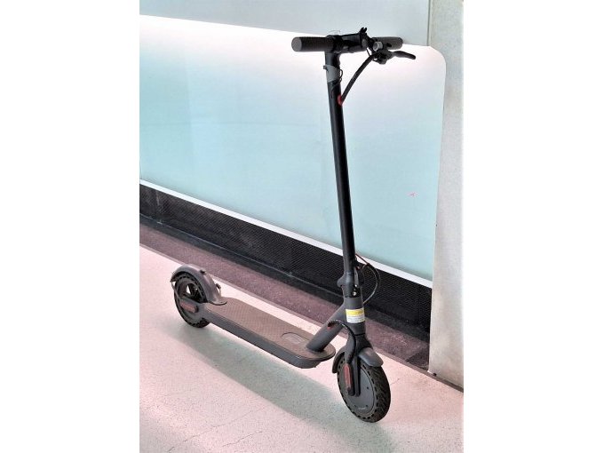1 E-Scooter; AOVO Electro-Scooter; Model: M1Pro; 8,5“ Reifen – foto 3 – kavel bij Zoll-Auktion, Frankfurt am Main