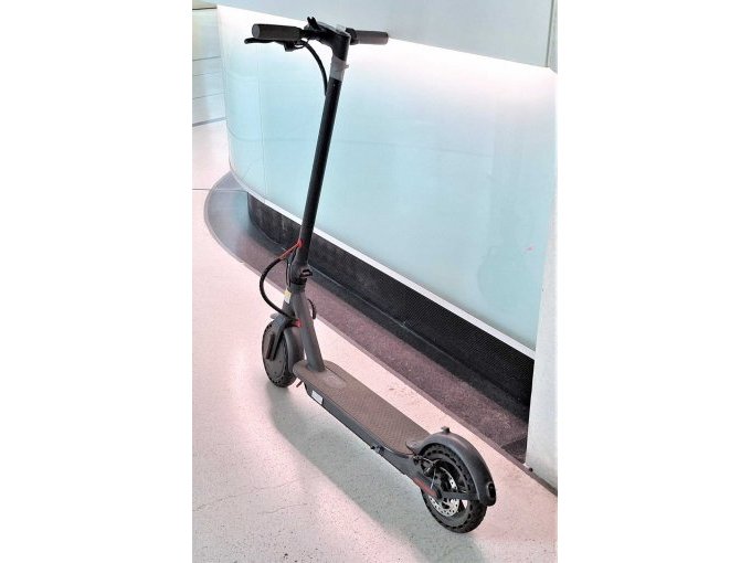 1 E-Scooter; AOVO Electro-Scooter; Model: M1Pro; 8,5“ Reifen – foto 4 – kavel bij Zoll-Auktion, Frankfurt am Main