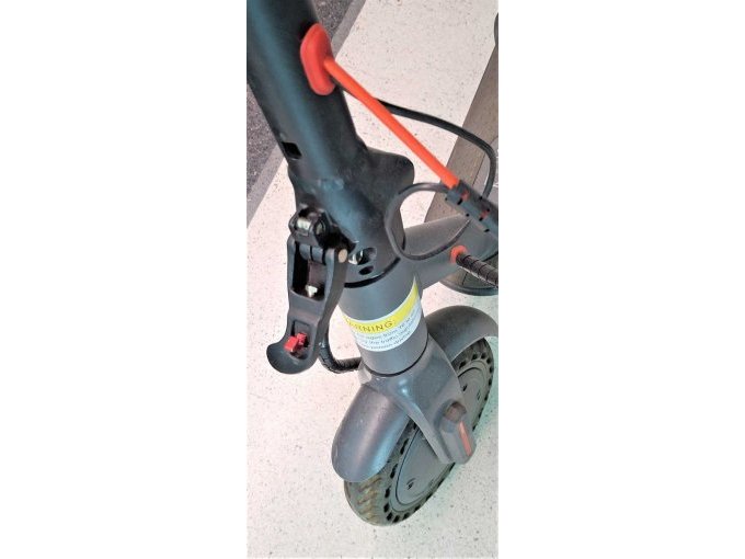 1 E-Scooter; AOVO Electro-Scooter; Model: M1Pro; 8,5“ Reifen – foto 11 – kavel bij Zoll-Auktion, Frankfurt am Main