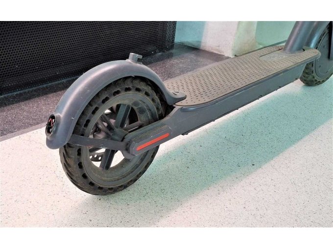 1 E-Scooter; AOVO Electro-Scooter; Model: M1Pro; 8,5“ Reifen – foto 8 – kavel bij Zoll-Auktion, Frankfurt am Main