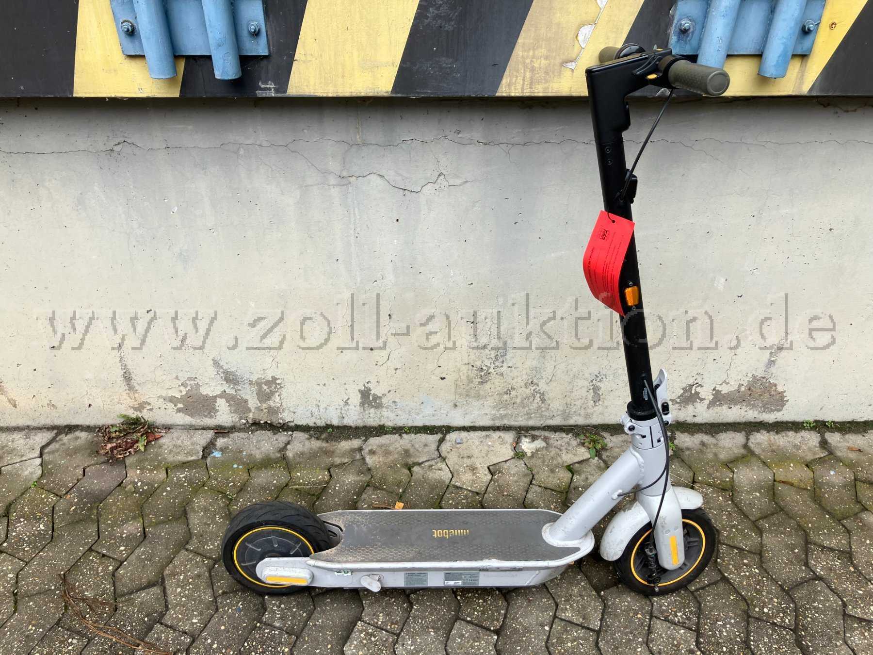 Scooter von der Seite