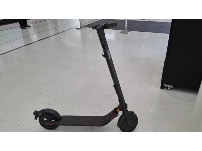 Ninebot Kickscooter Gesamtbild