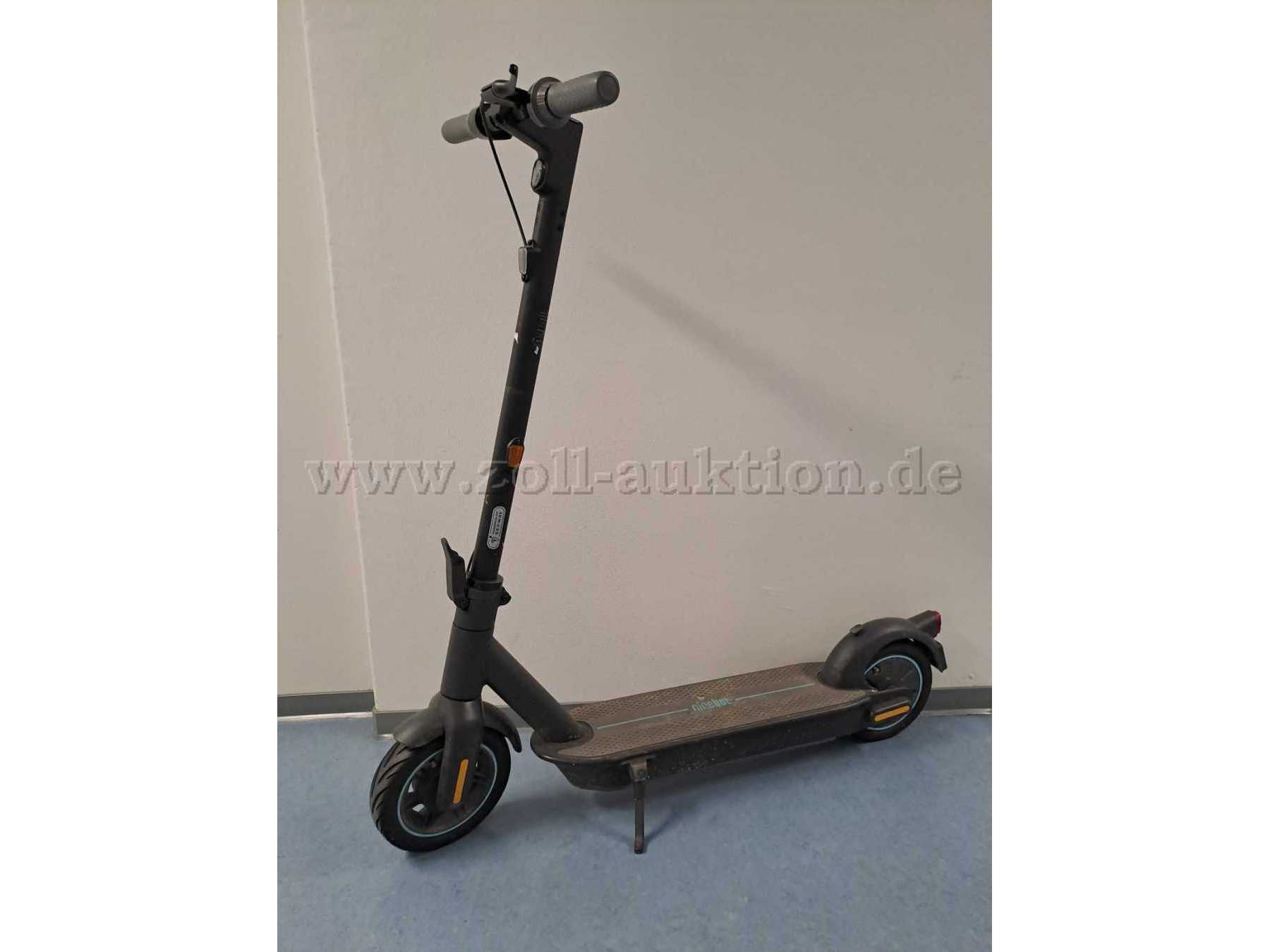 Seitenansicht des Scooters