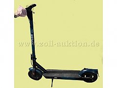 der Scooter weist die üblichen Gebrauchsspuren auf