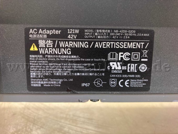 Typenschild AC-Adapter mit CE-Zeichen