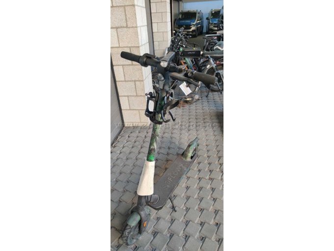 E-Scooter schräg von vorne